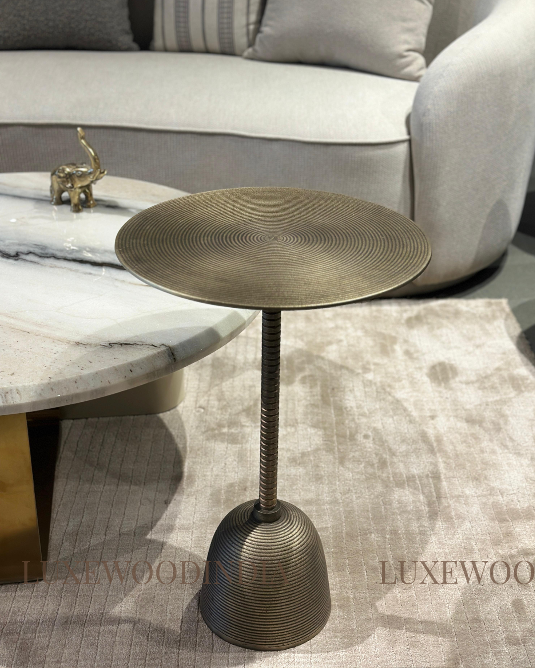 SUNDANCE SIDE / PEG TABLE