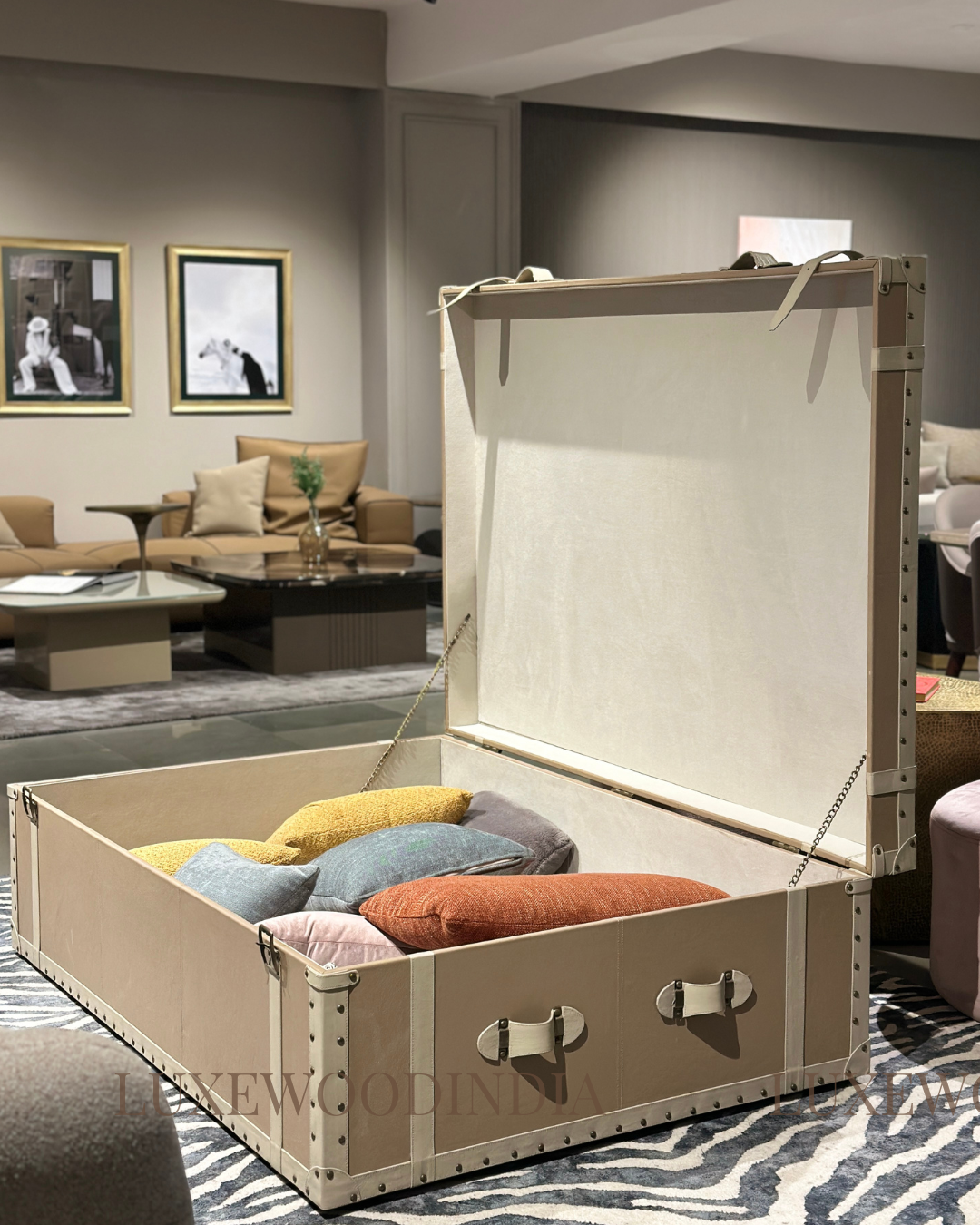 BOB LEATHER GENUINE TRUNK / TABLE  WITH STORAGE - BEIGE