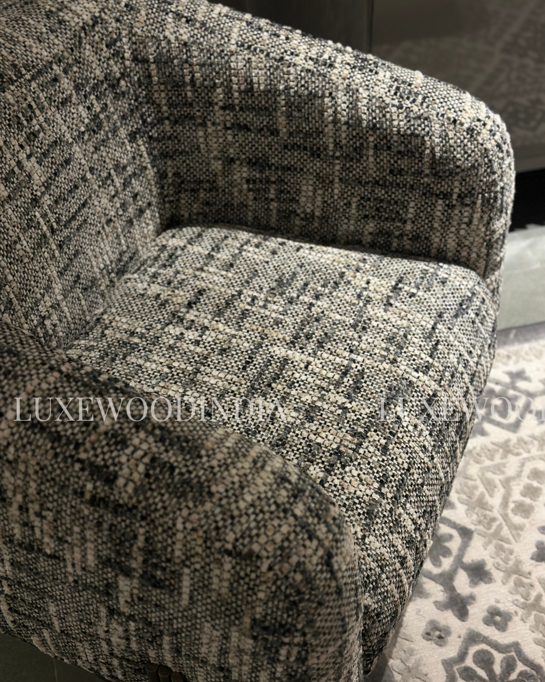 BUBBLE  LOUNGE CHAIR