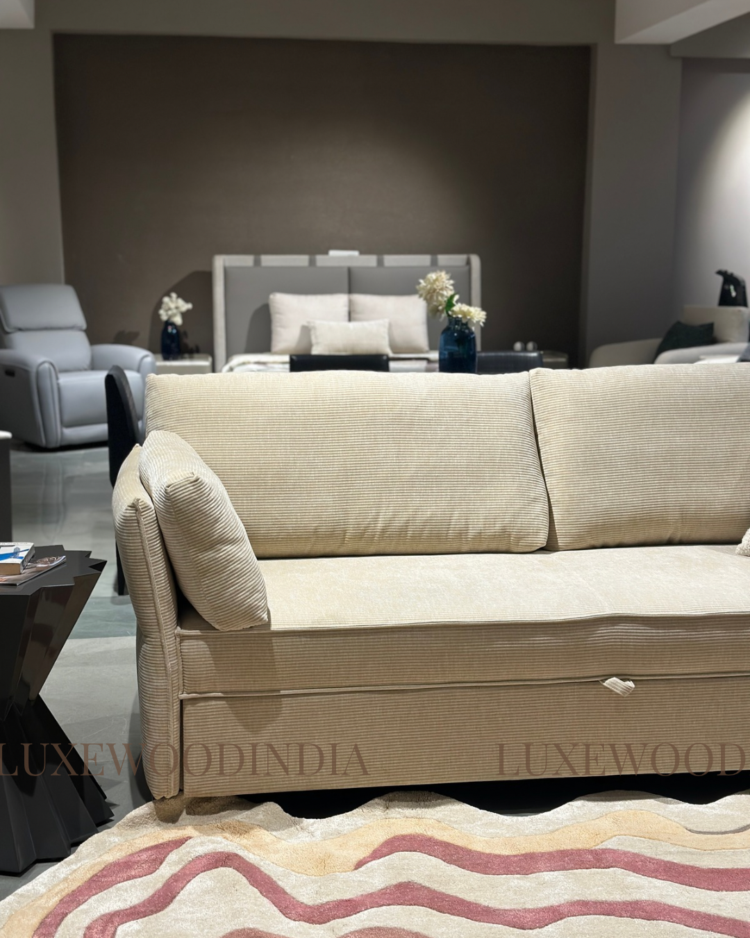 SOFA CUM BED / MANUAL PULL OUT SOFA  ( DAY BED ) - CREAM / Fluted