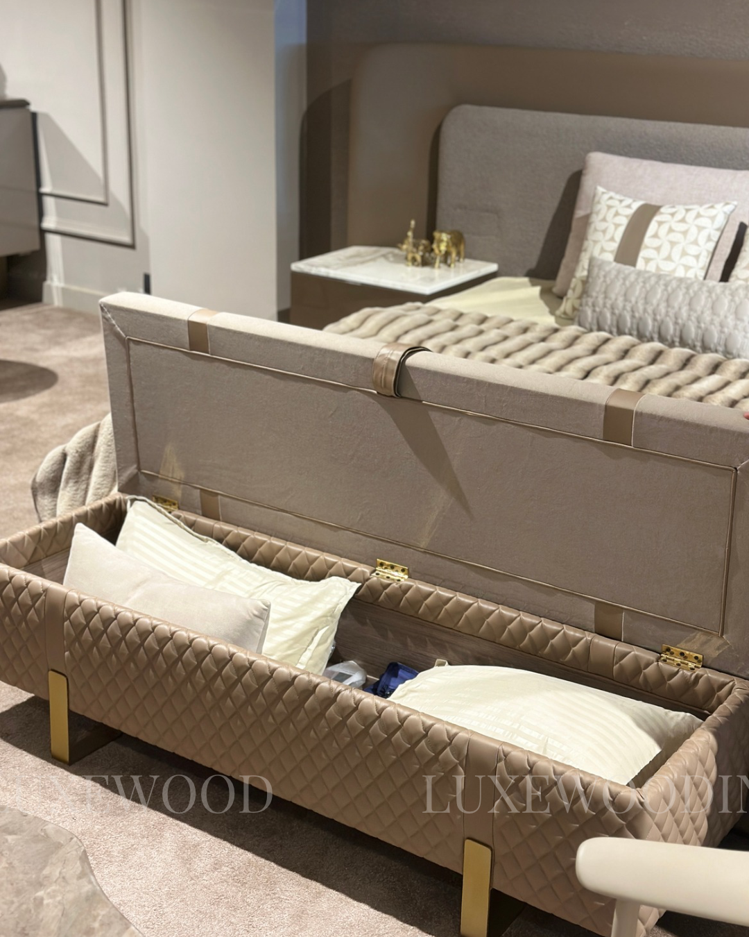 ZOE OTTOMAN / BENCH WITH STORAGE ( BEIGE / CREAM / WHITE / TAN )